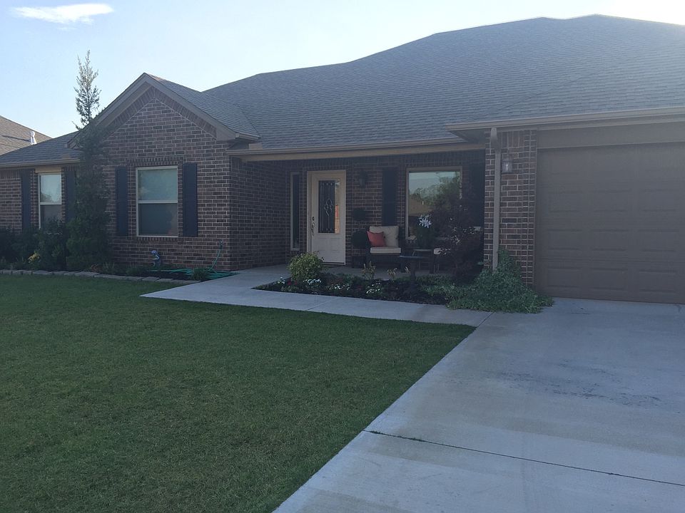 1st image of 205 Valentine Dr