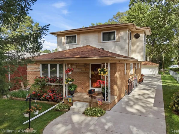 3987 Grindley Park St, Dearborn Heights, MI 48125