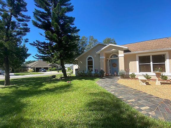 3rd image of 5548 Oak Hollow Dr