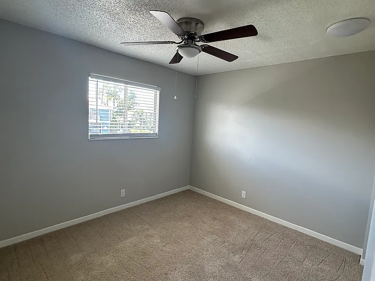 5848 Queen Elizabeth Way #2 — Photo 11