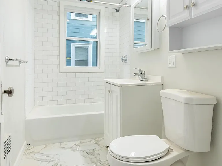 39 Perry St #1 — Photo 9