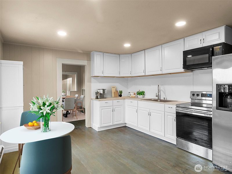 3rd image of 801 SW Blvd