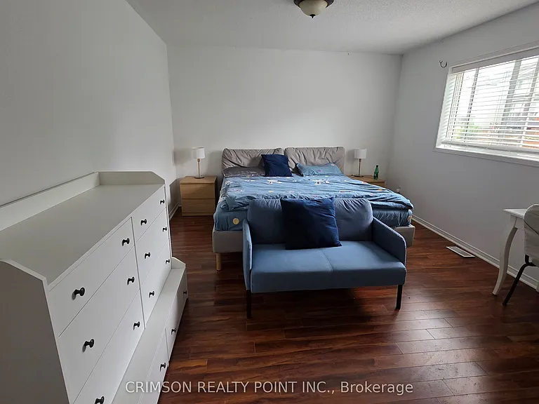1299 Ashgrove Cres — Photo 22