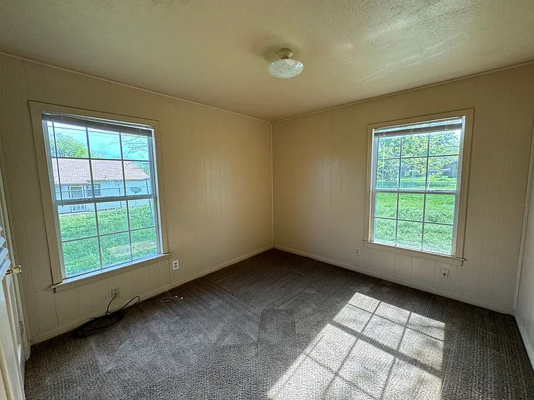 722 Sutton Dr — Photo 22