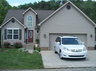116 Cherokee Dr, West Van Lear, KY 41268