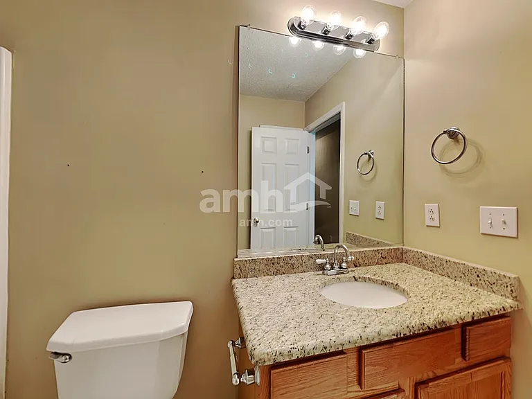 5160 Windsbury Ridge Rd — Photo 14