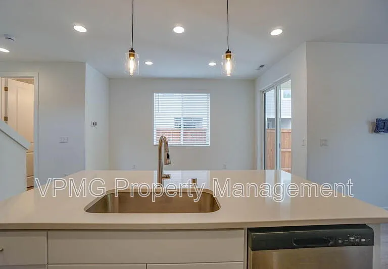 2301 SW 5th Pl — Photo 12