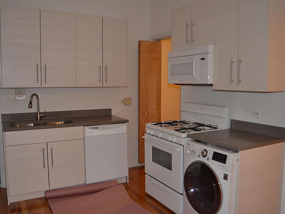 1st image of 1350 N Greenview Ave #1
