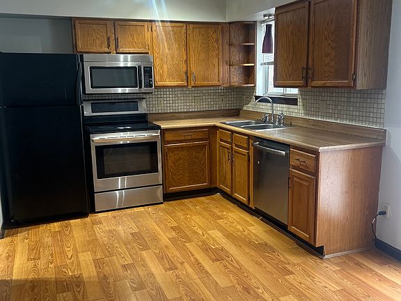 3rd image of 1238 E Henry Clay Ave #1238