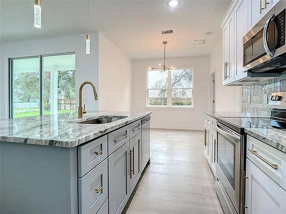 3rd image of 1682 Keeling Dr