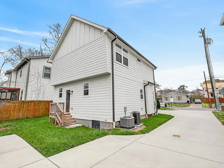 2404A Middle St — Photo 17