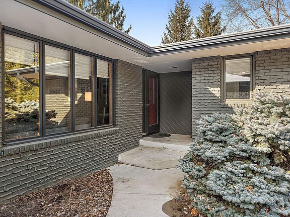 5th image of 8047 Somerset Rd