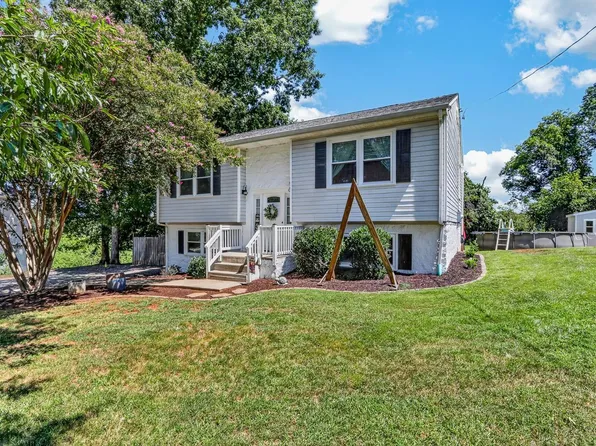 236 Ves Rd, Lynchburg, VA 24503