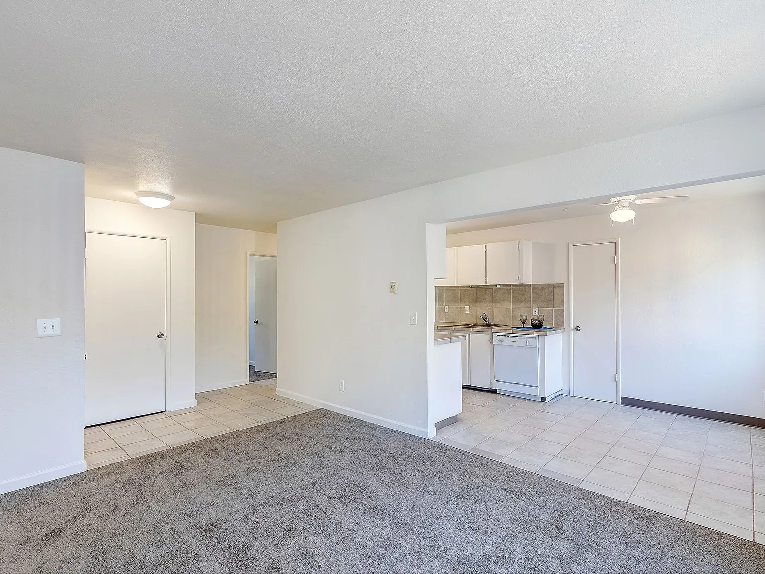 Countrywood Apartments — Photo 2