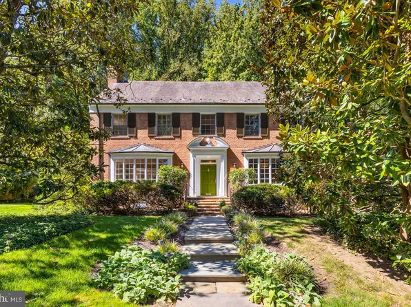 5320 Falmouth Rd, Bethesda, MD 20816