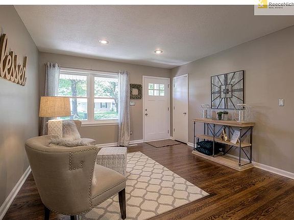3rd image of 8708 Larsen St