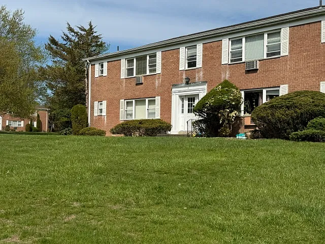 15D Rolling Ridge Rd #15D