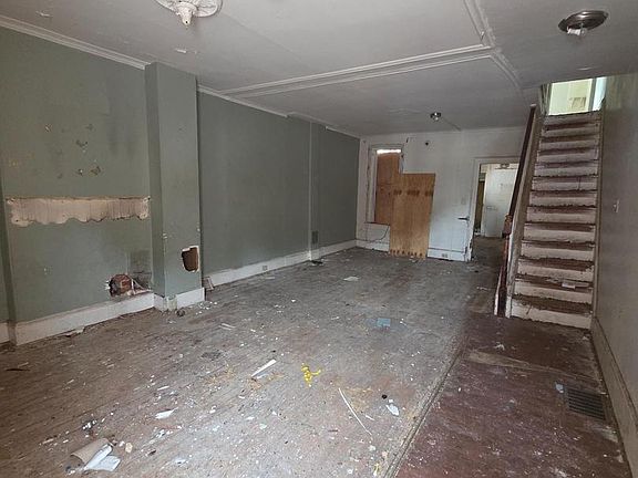 3rd image of 319 E 10th St