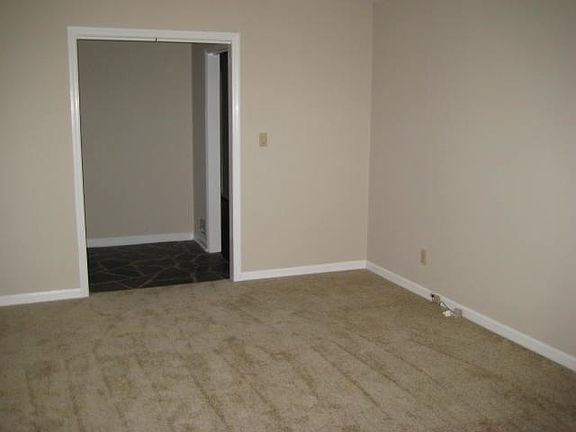 3rd image of 5881 Pine Hurst Way