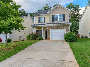 281 Stonewood Crossing Dr, Boiling Springs, SC 29316