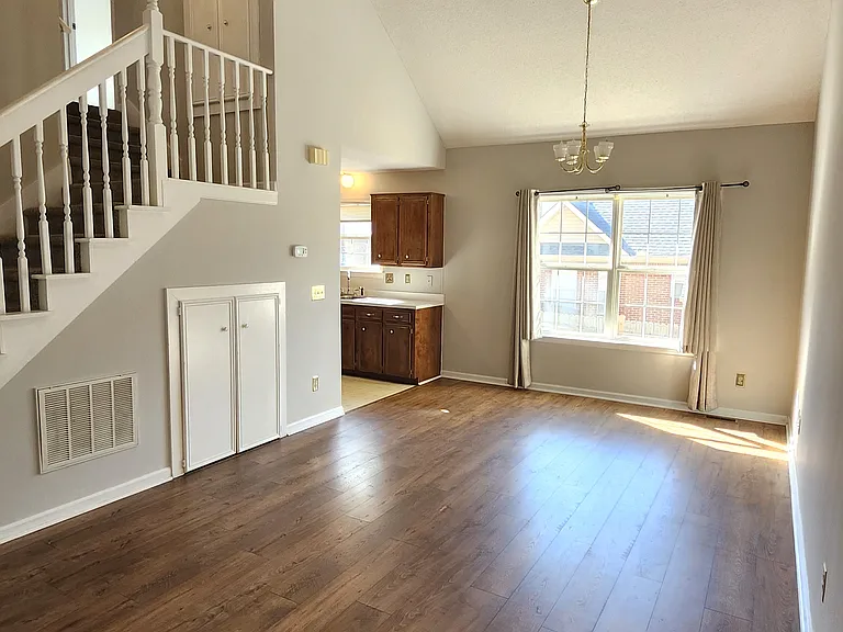 1305 Melrose Hts — Photo 6