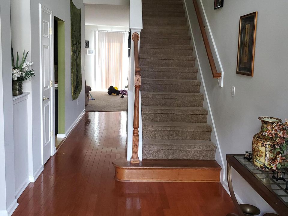 1st image of 896 Wilmington Ln