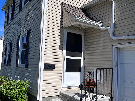 3rd image of 1740 E Lakeview Ave