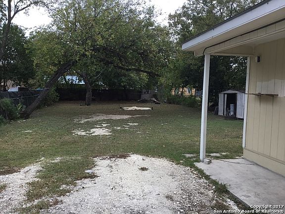 4th image of 1050 Kendalia Ave