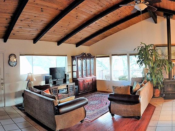 5th image of 10387 Walnut Way