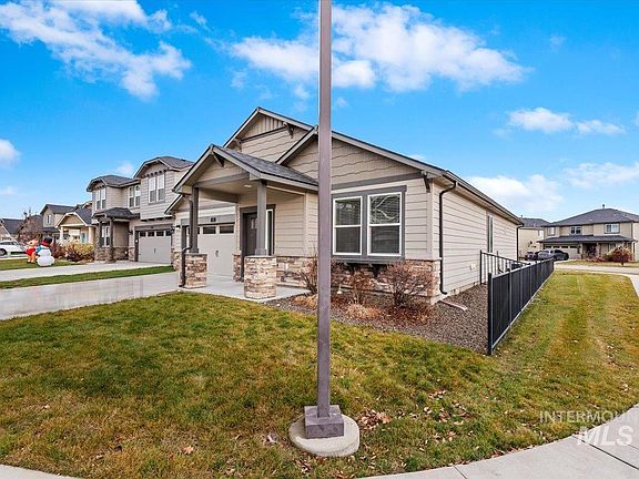 3rd image of 8 N Wooddale Ave