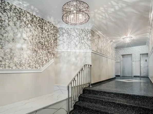 313 East 89th Street image 1 of 8