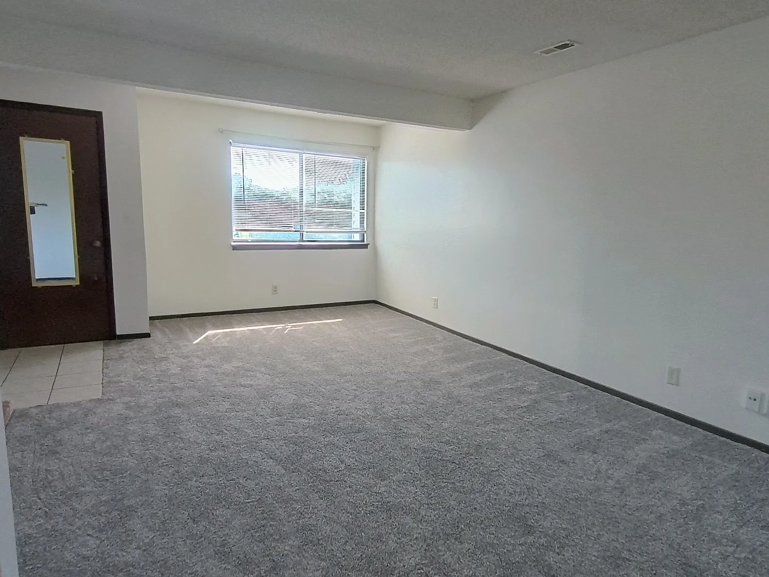 5232 SW 23rd St — Photo 2