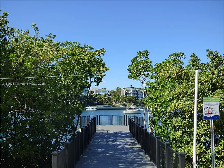 1701 Sunset Harbour Dr #L-507 — Photo 24