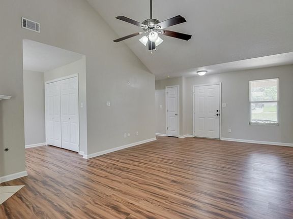 4th image of 3640 Woodcock Dr