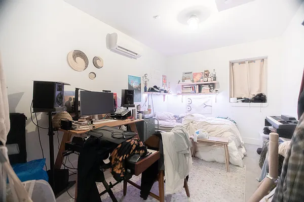 Rented by Commercial Capital Resources INC | media 6