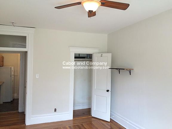 3rd image of 1111 Boylston St APT 35