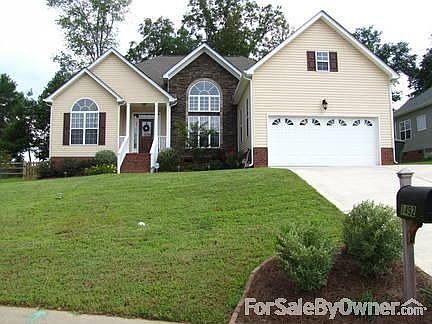 Front of House
						:
						On Cul-De-Sac