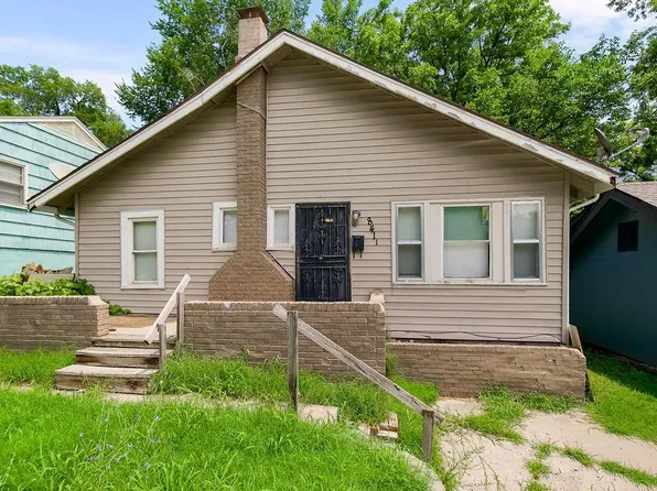 8411 Olive St, Kansas City, MO 64132
