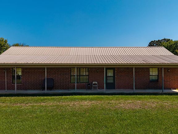 2nd image of 250 Bluegrass Rd