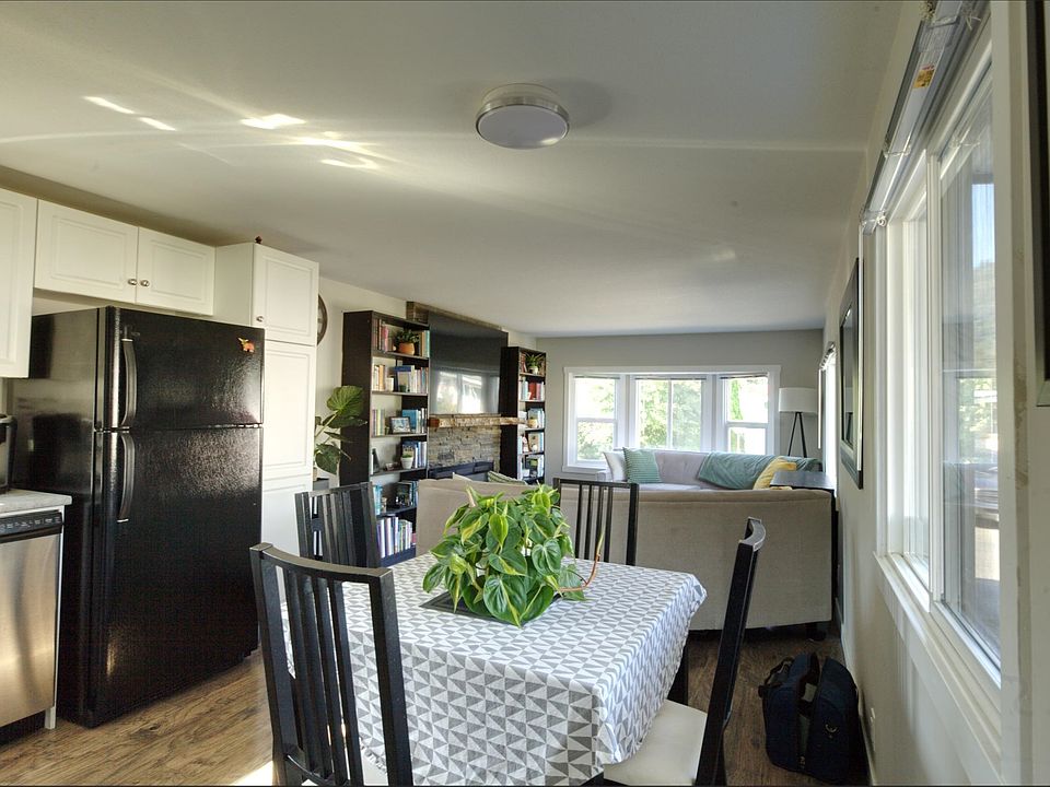 1st image of 1884 Heath Rd #16