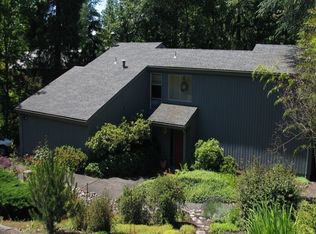 3848 SW Bridlemile Ln, Portland, OR 97221