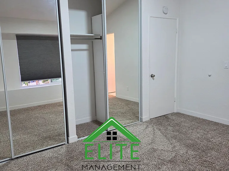 5136 Francis St — Photo 16
