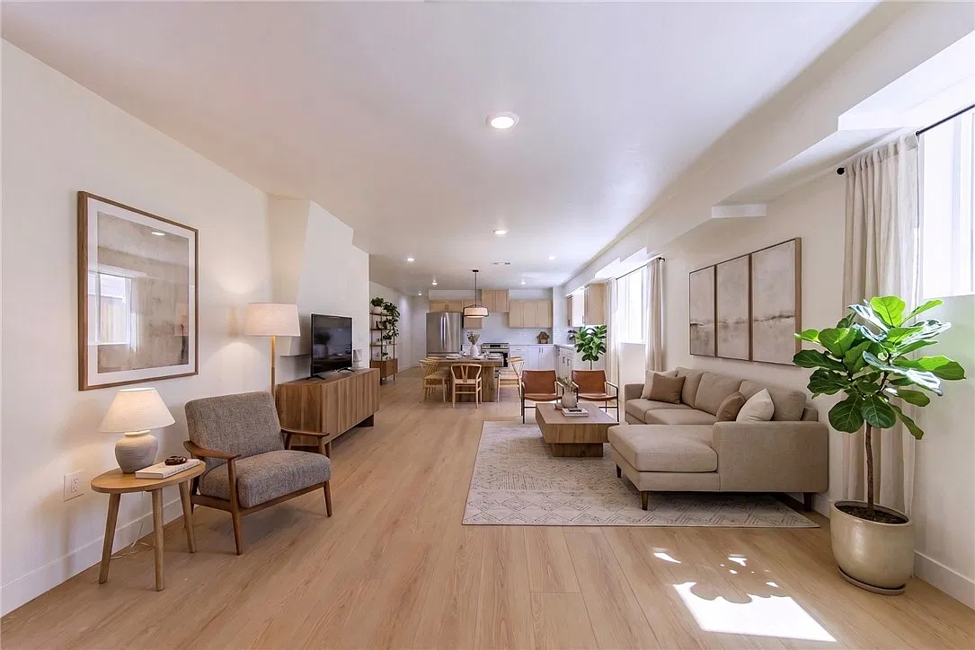 5 bed, 1826 sqft, $3,754 — Photo 3