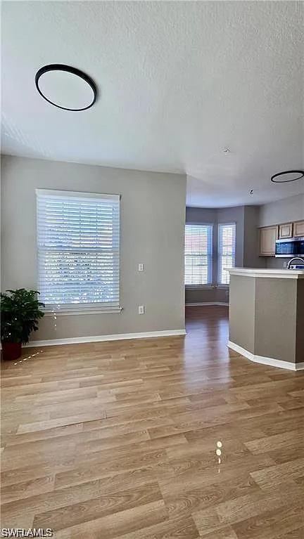 2 bed, 2.0 bath, 1239 sqft, $1,900 — Photo 3