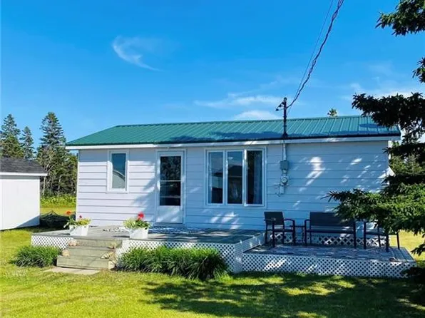 21 Ami Soleil Ln, Shippagan, NB E8T 0E9