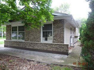 921 S President St, Wheaton, IL 60189