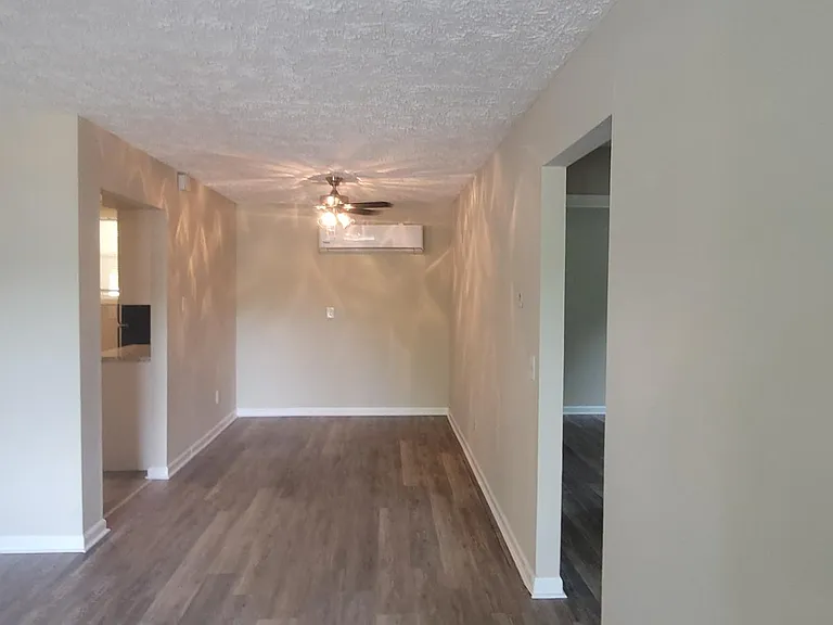820 E Main St #822 — Photo 17