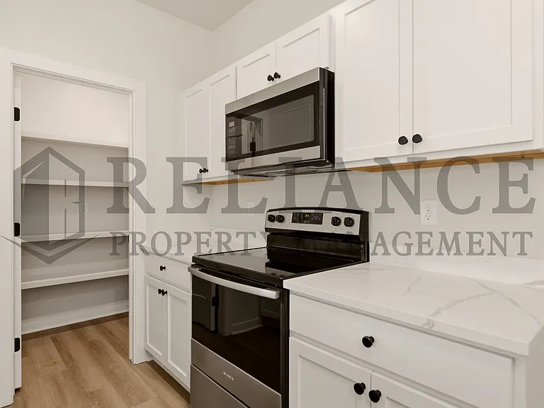 204 N Gowen St — Photo 27