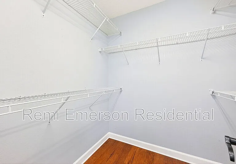 116 W 5th St — Photo 20