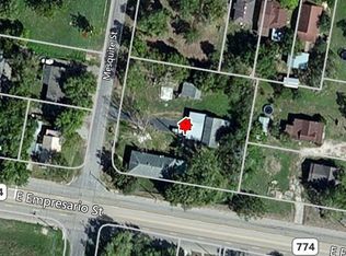 811 Mesquite St, Refugio, TX 78377